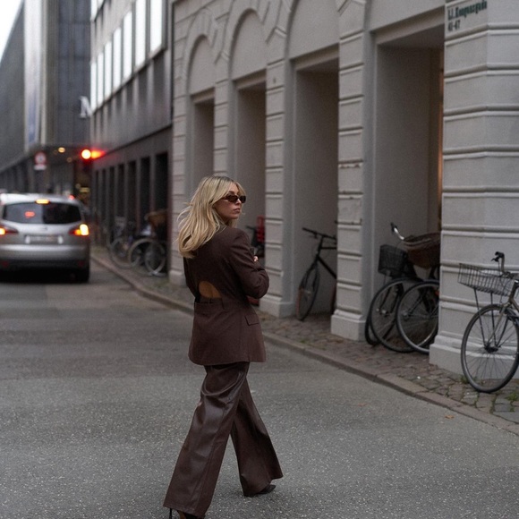 NA-KD Brown Tailored Cut Out Blazer - Picture 5 of 10